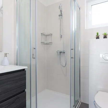 Kiara 4*