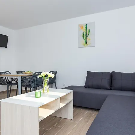 Kiara Guest house