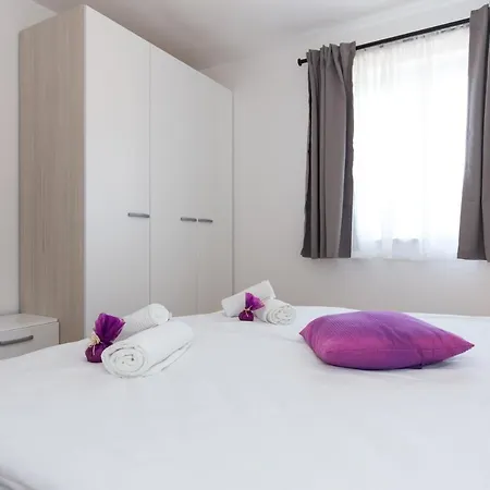 Kiara Guest house Punat