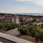 Kiara 4*