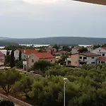 Kiara 4*